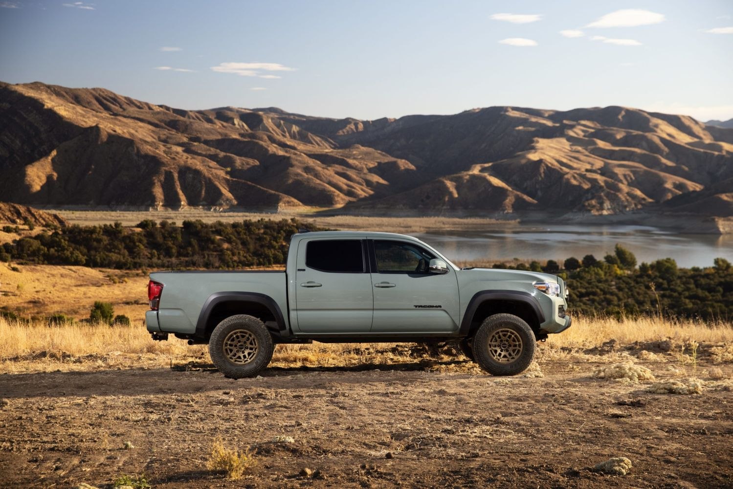Toyota Tacoma technical specifications and fuel economy